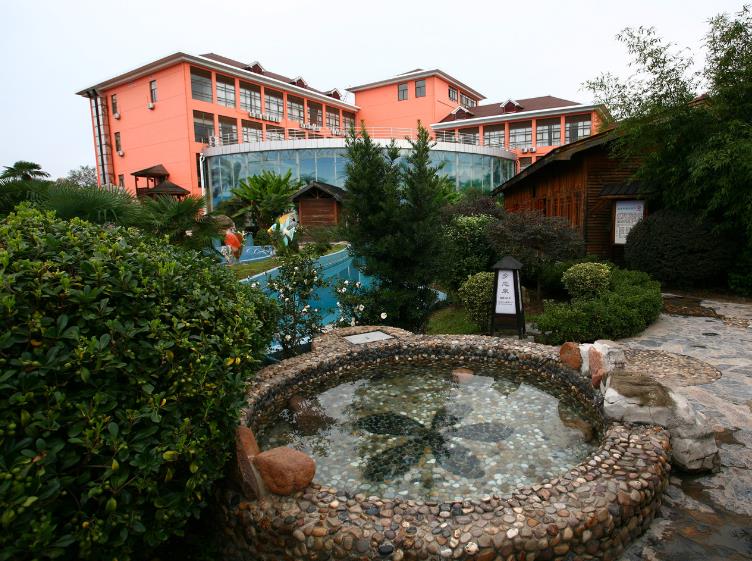 金孔雀温泉旅游度假村.jpg